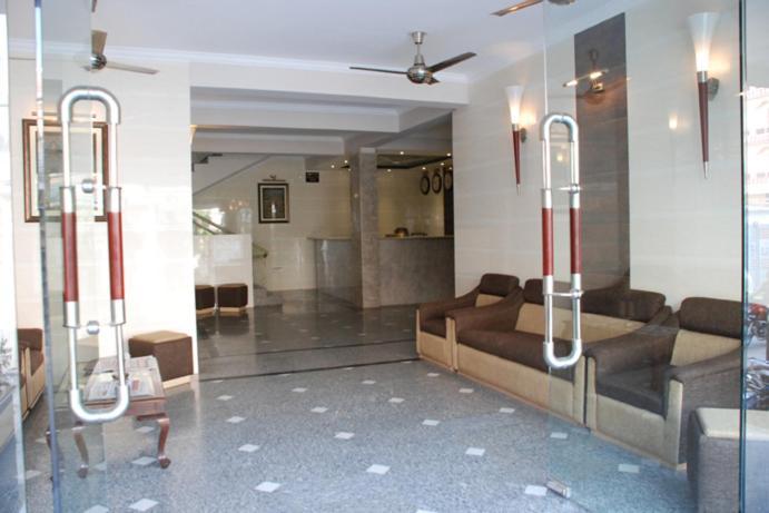 Amanda Crown Jaipur Hotel Kukas Exterior photo