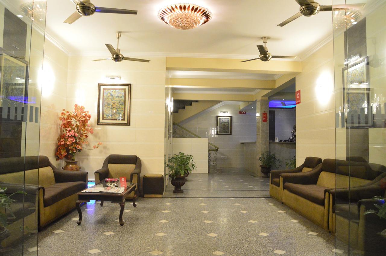 Amanda Crown Jaipur Hotel Kukas Exterior photo
